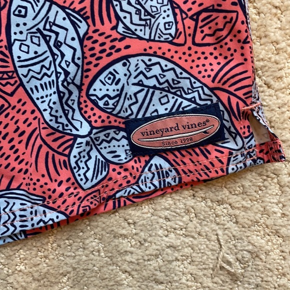 Vineyard Vines swim shorts - Picture 3 of 6